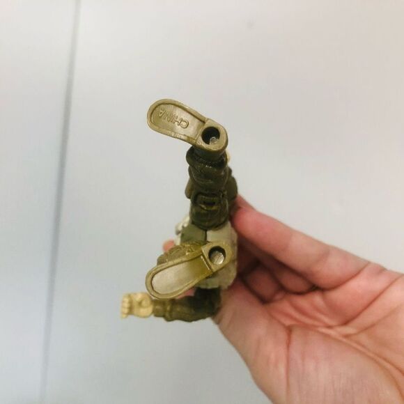 soldier action figures lot of 2 red hat black helmet army marine 4 inch pose-abl - Picture 10 of 11